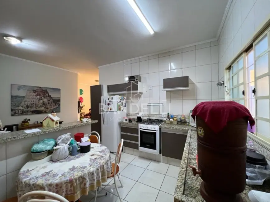 Casa com 3 quartos à venda, 150m2 em Residencial Cambuy, Araraquara - SP - imagem 8 Foto 8 de Casa com 3 quartos à venda, 150m2 em Residencial Cambuy, Araraquara - SP