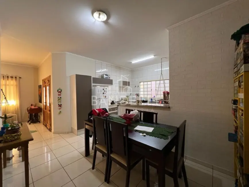 Casa com 3 quartos à venda, 150m2 em Residencial Cambuy, Araraquara - SP - imagem 5 Foto 5 de Casa com 3 quartos à venda, 150m2 em Residencial Cambuy, Araraquara - SP