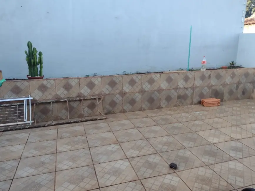Casa com 2 quartos à venda, 100m2 em Vila Standard, Araraquara - SP - imagem 6 Foto 6 de Casa com 2 quartos à venda, 100m2 em Vila Standard, Araraquara - SP