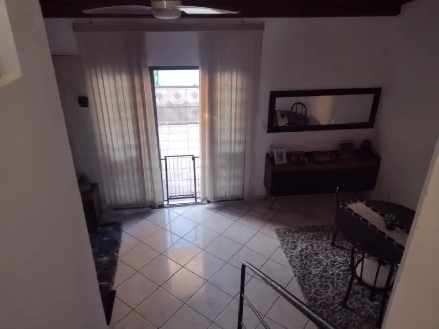 Casa com 2 quartos à venda, 100m2 em Vila Standard, Araraquara - SP - imagem 8 Foto 8 de Casa com 2 quartos à venda, 100m2 em Vila Standard, Araraquara - SP