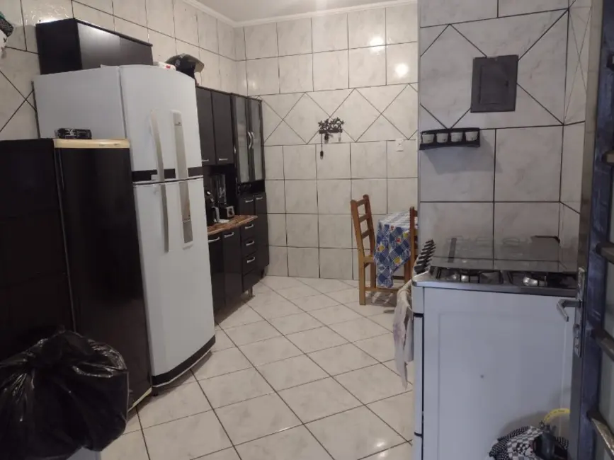 Casa com 2 quartos à venda, 100m2 em Vila Standard, Araraquara - SP - imagem 4 Foto 4 de Casa com 2 quartos à venda, 100m2 em Vila Standard, Araraquara - SP