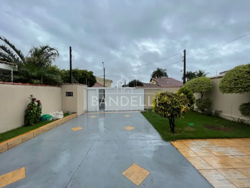 Casa com 3 quartos à venda, 194m2 em Jardim Botânico, Araraquara - SP - imagem 4 Foto 4 de Casa com 3 quartos à venda, 194m2 em Jardim Botânico, Araraquara - SP