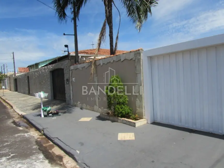 Casa com 3 quartos à venda, 194m2 em Jardim Botânico, Araraquara - SP - imagem 1 Foto 1 de Casa com 3 quartos à venda, 194m2 em Jardim Botânico, Araraquara - SP