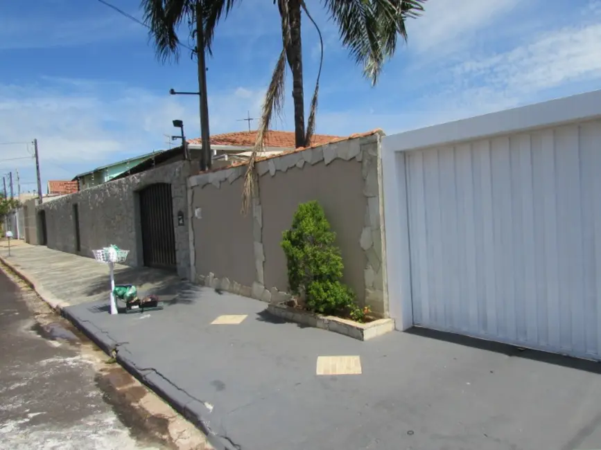 Foto 1 de Casa com 3 quartos à venda, 194m2 em Jardim Botânico, Araraquara - SP