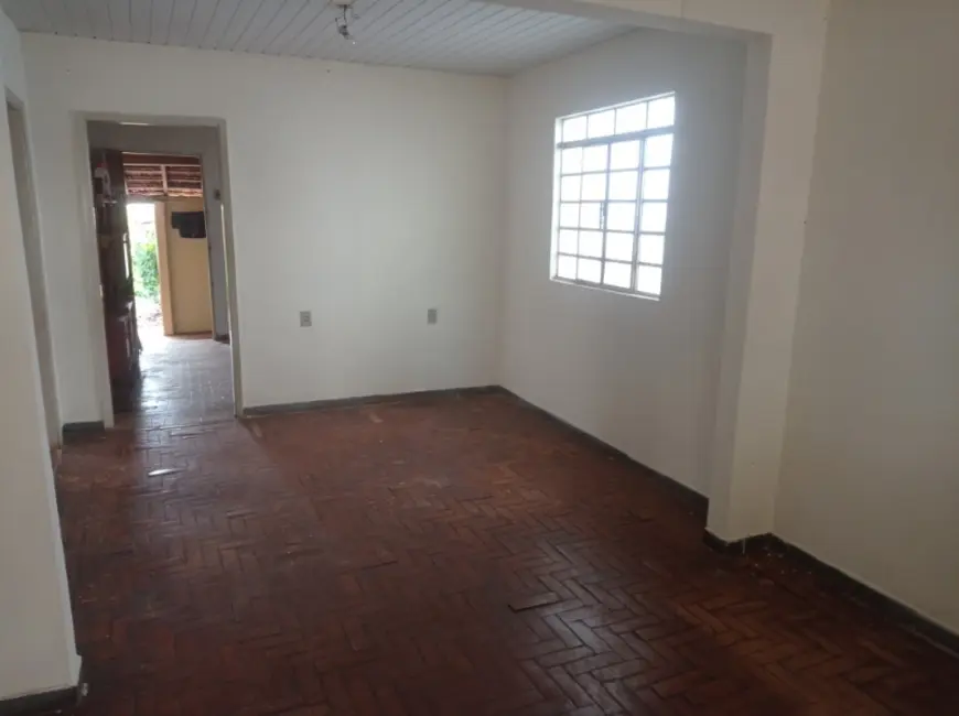 Casa com 3 quartos à venda, 108m2 em Jardim Domingos Sávio, Araraquara - SP - imagem 4 Foto 4 de Casa com 3 quartos à venda, 108m2 em Jardim Domingos Sávio, Araraquara - SP
