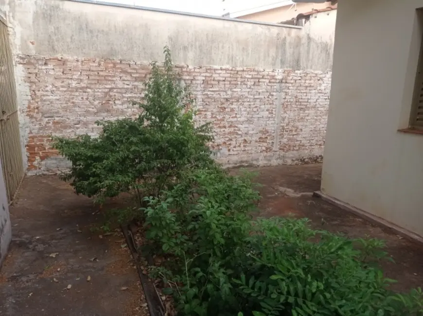 Casa com 3 quartos à venda, 108m2 em Jardim Domingos Sávio, Araraquara - SP - imagem 3 Foto 3 de Casa com 3 quartos à venda, 108m2 em Jardim Domingos Sávio, Araraquara - SP