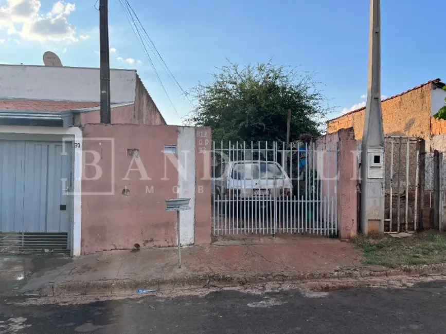 Foto 2 de Casa com 2 quartos à venda, 61m2 em Araraquara - SP