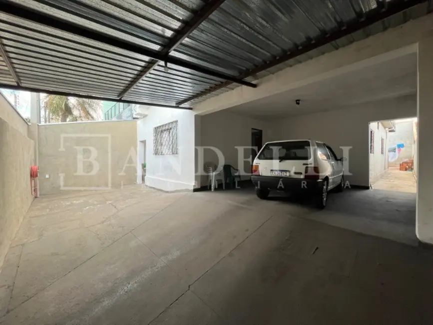Casa com 4 quartos à venda, 169m2 em Araraquara - SP - imagem 3 Foto 3 de Casa com 4 quartos à venda, 169m2 em Araraquara - SP