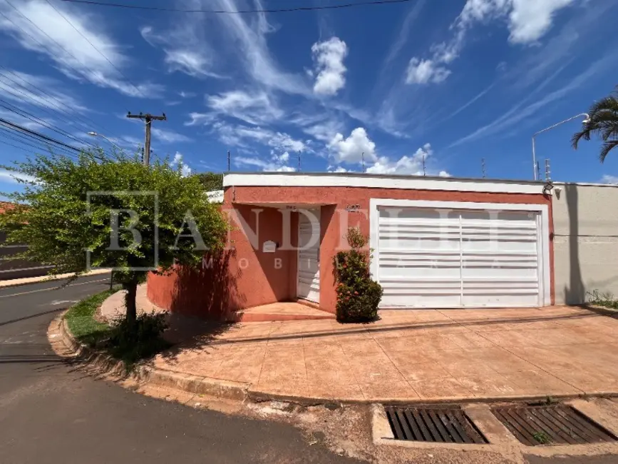 Foto 1 de Casa com 3 quartos à venda, 181m2 em Araraquara - SP