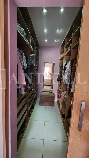 Casa com 4 quartos à venda, 242m2 em Jardim das Estações (Vila Xavier), Araraquara - SP - imagem 6 Foto 6 de Casa com 4 quartos à venda, 242m2 em Jardim das Estações (Vila Xavier), Araraquara - SP