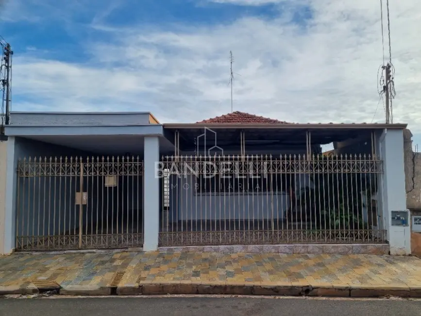 Foto 1 de Casa com 3 quartos à venda, 202m2 em Centro, Araraquara - SP