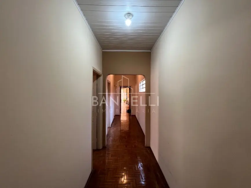Casa com 3 quartos à venda, 202m2 em Centro, Araraquara - SP - imagem 5 Foto 5 de Casa com 3 quartos à venda, 202m2 em Centro, Araraquara - SP