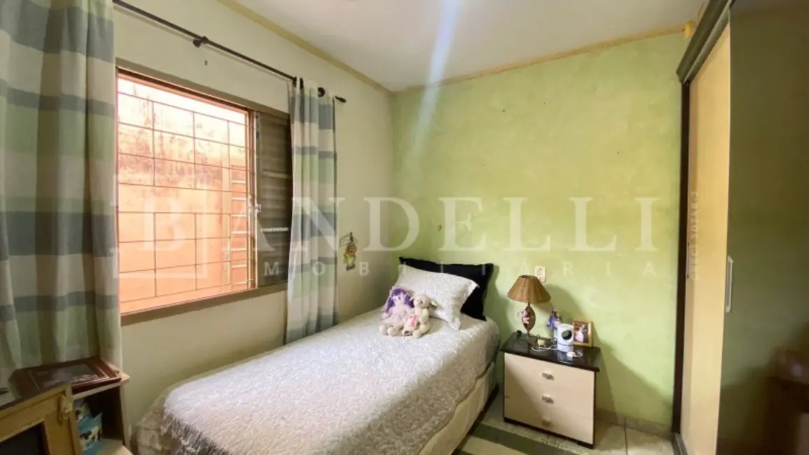 Casa com 3 quartos à venda, 223m2 em Parque Laranjeiras, Araraquara - SP - imagem 6 Foto 6 de Casa com 3 quartos à venda, 223m2 em Parque Laranjeiras, Araraquara - SP