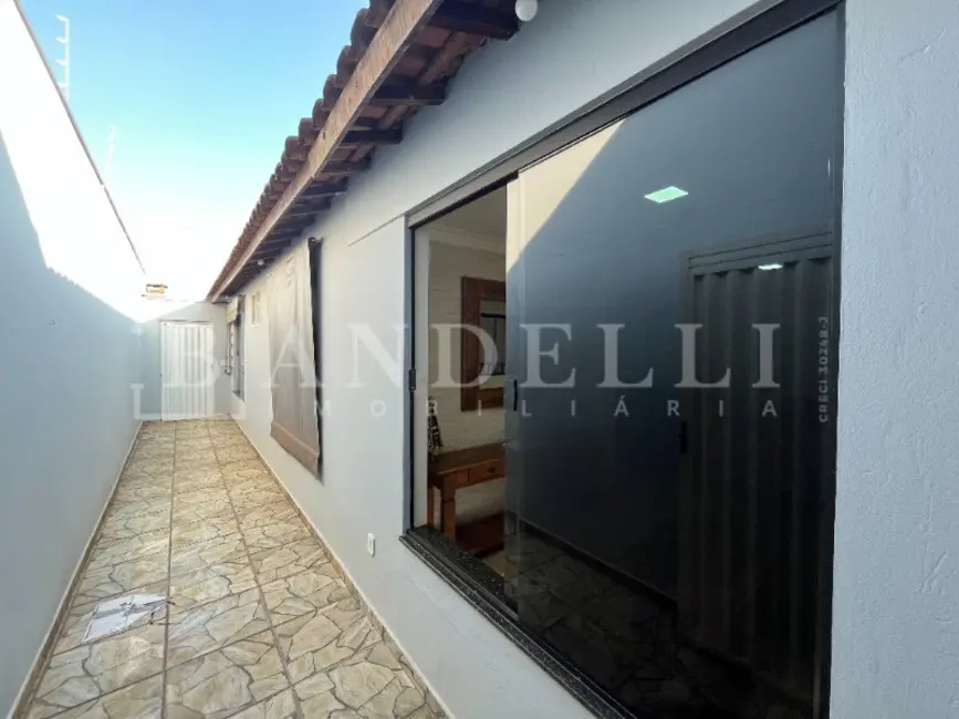 Foto 2 de Casa com 2 quartos à venda, 122m2 em Araraquara - SP