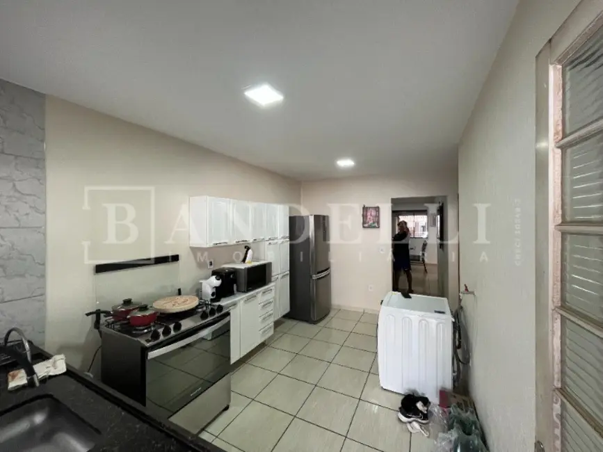 Foto 8 de Casa com 2 quartos à venda, 122m2 em Araraquara - SP