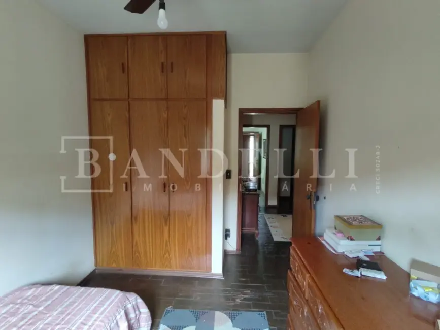Casa com 3 quartos à venda, 178m2 em Parque Laranjeiras, Araraquara - SP - imagem 5 Foto 5 de Casa com 3 quartos à venda, 178m2 em Parque Laranjeiras, Araraquara - SP