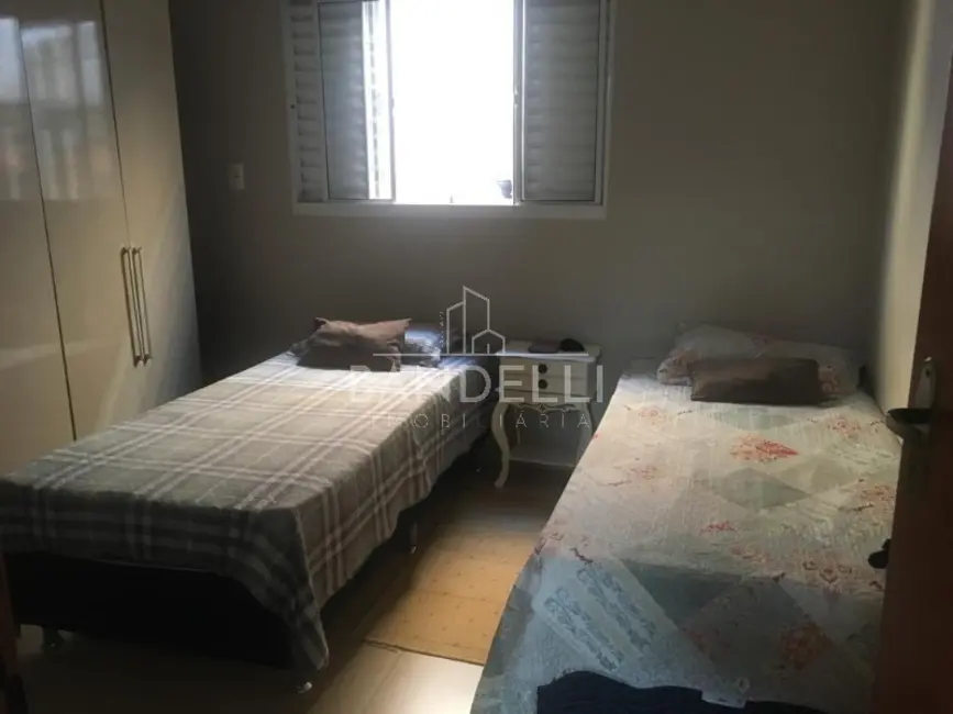 Casa com 2 quartos à venda, 60m2 em Jardim Del Rei, Araraquara - SP - imagem 9 Foto 9 de Casa com 2 quartos à venda, 60m2 em Jardim Del Rei, Araraquara - SP