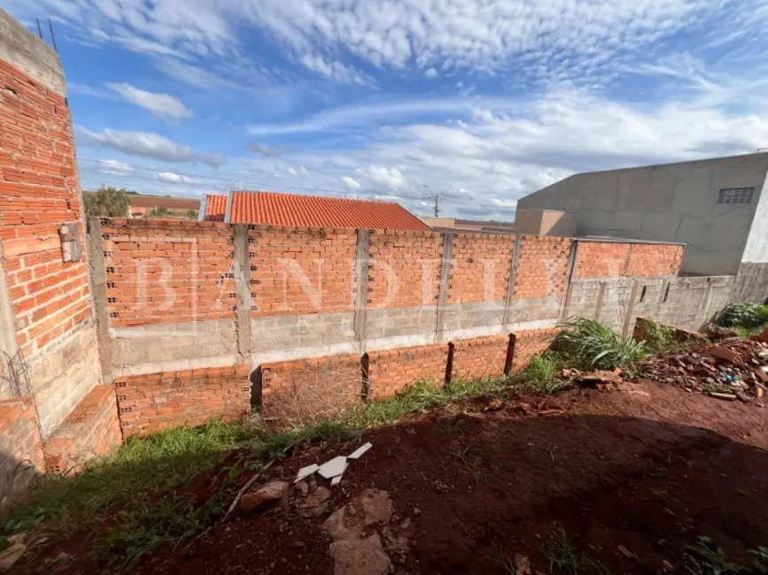 Casa com 2 quartos à venda, 55m2 em Araraquara - SP - imagem 8 Foto 8 de Casa com 2 quartos à venda, 55m2 em Araraquara - SP
