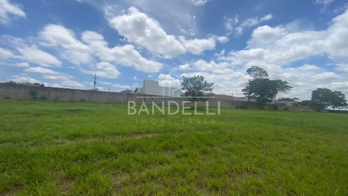 Foto 1 de Terreno / Lote à venda em Araraquara - SP
