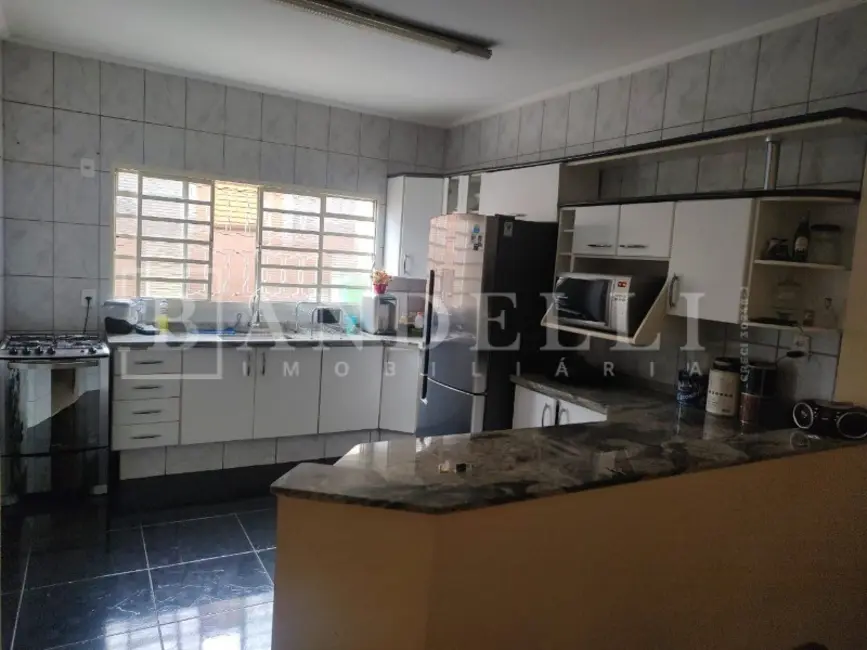 Casa com 2 quartos à venda, 128m2 em Jardim Primavera, Araraquara - SP - imagem 3 Foto 3 de Casa com 2 quartos à venda, 128m2 em Jardim Primavera, Araraquara - SP