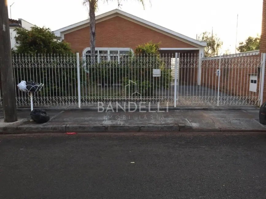 Casa com 3 quartos à venda, 141m2 em Vila Xavier (Vila Xavier), Araraquara - SP - imagem 2 Foto 2 de Casa com 3 quartos à venda, 141m2 em Vila Xavier (Vila Xavier), Araraquara - SP