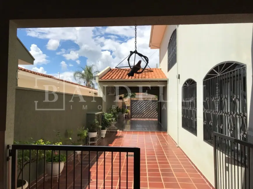 Foto 2 de Casa com 3 quartos à venda e para alugar, 309m2 em Vila Harmonia, Araraquara - SP