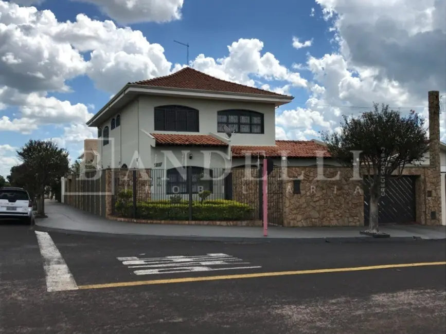 Foto 1 de Casa com 3 quartos à venda e para alugar, 309m2 em Vila Harmonia, Araraquara - SP