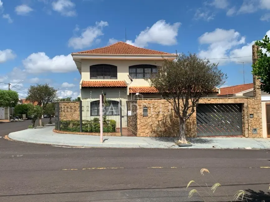 Foto 1 de Casa com 3 quartos à venda e para alugar, 309m2 em Vila Harmonia, Araraquara - SP