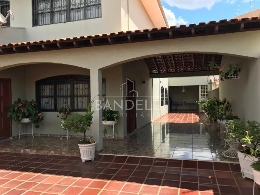 Casa com 3 quartos à venda, 309m2 em Vila Harmonia, Araraquara - SP - imagem 4 Foto 4 de Casa com 3 quartos à venda, 309m2 em Vila Harmonia, Araraquara - SP