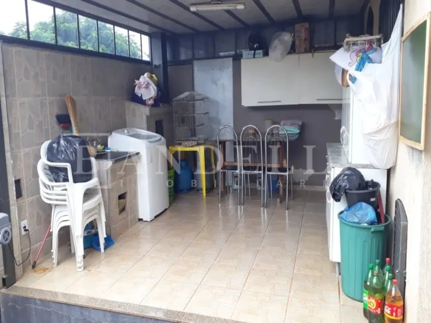 Foto 24 de Casa com 3 quartos à venda, 154m2 em Parque Laranjeiras, Araraquara - SP