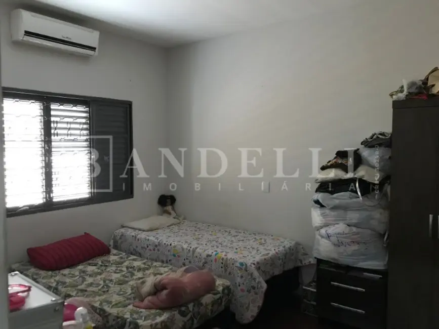Foto 15 de Casa com 3 quartos à venda, 154m2 em Parque Laranjeiras, Araraquara - SP