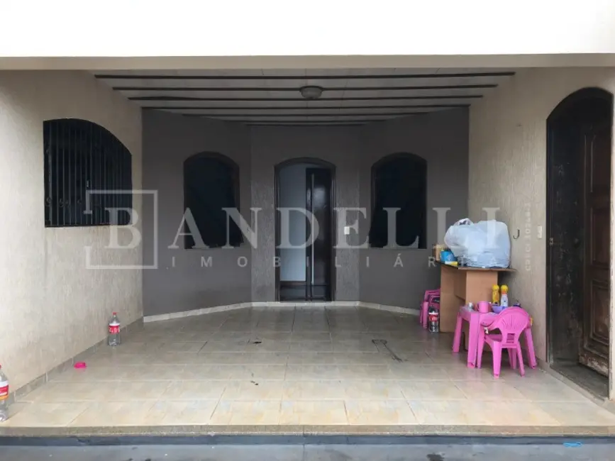 Casa com 3 quartos à venda, 154m2 em Parque Laranjeiras, Araraquara - SP - imagem 6 Foto 6 de Casa com 3 quartos à venda, 154m2 em Parque Laranjeiras, Araraquara - SP