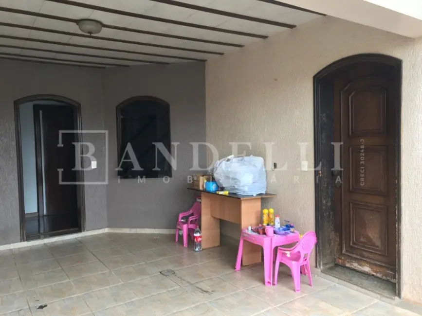 Casa com 3 quartos à venda, 154m2 em Parque Laranjeiras, Araraquara - SP - imagem 9 Foto 9 de Casa com 3 quartos à venda, 154m2 em Parque Laranjeiras, Araraquara - SP