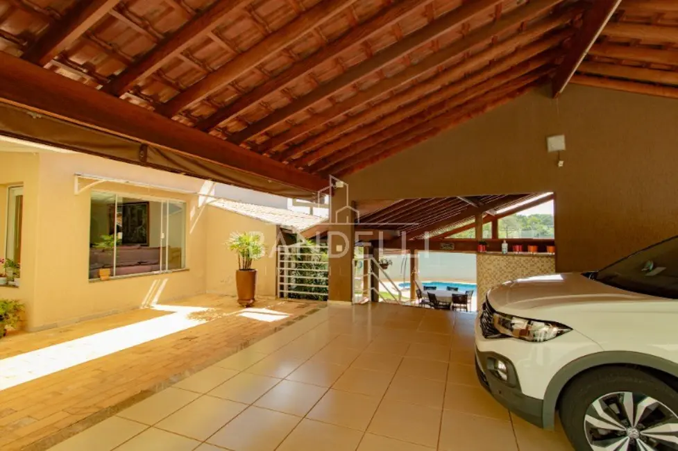 Casa com 3 quartos à venda, 351m2 em Jardim Imperador, Araraquara - SP - imagem 6 Foto 6 de Casa com 3 quartos à venda, 351m2 em Jardim Imperador, Araraquara - SP