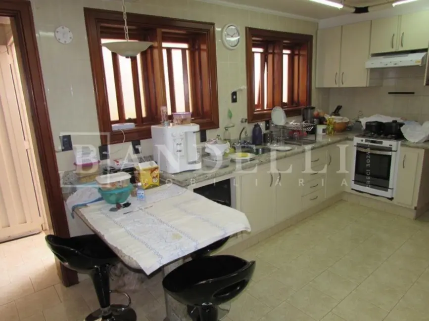Casa com 3 quartos à venda, 303m2 em Vila Yamada, Araraquara - SP - imagem 6 Foto 6 de Casa com 3 quartos à venda, 303m2 em Vila Yamada, Araraquara - SP