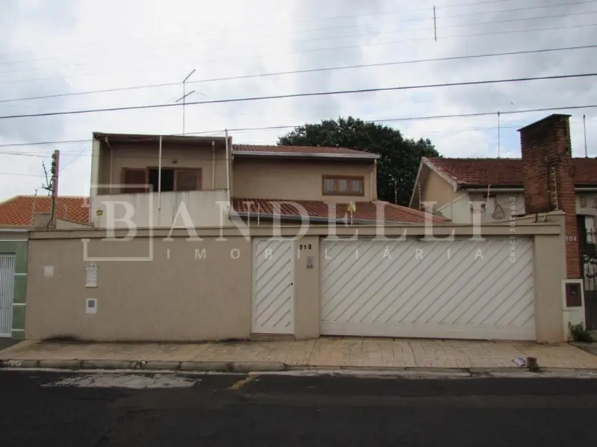 Casa com 3 quartos à venda, 303m2 em Vila Yamada, Araraquara - SP - imagem 1 Foto 1 de Casa com 3 quartos à venda, 303m2 em Vila Yamada, Araraquara - SP
