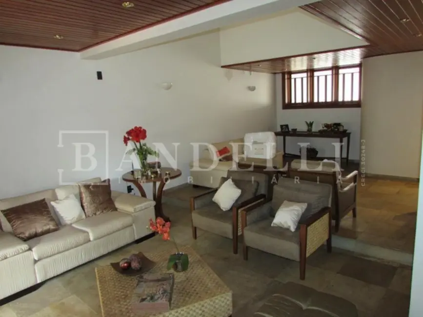 Casa com 3 quartos à venda, 303m2 em Vila Yamada, Araraquara - SP - imagem 2 Foto 2 de Casa com 3 quartos à venda, 303m2 em Vila Yamada, Araraquara - SP