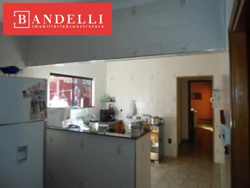 Casa com 3 quartos à venda, 170m2 em Araraquara - SP - imagem 5 Foto 5 de Casa com 3 quartos à venda, 170m2 em Araraquara - SP