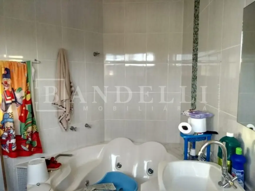 Casa com 3 quartos à venda, 167m2 em Jardim Padre Anchieta, Araraquara - SP - imagem 3 Foto 3 de Casa com 3 quartos à venda, 167m2 em Jardim Padre Anchieta, Araraquara - SP