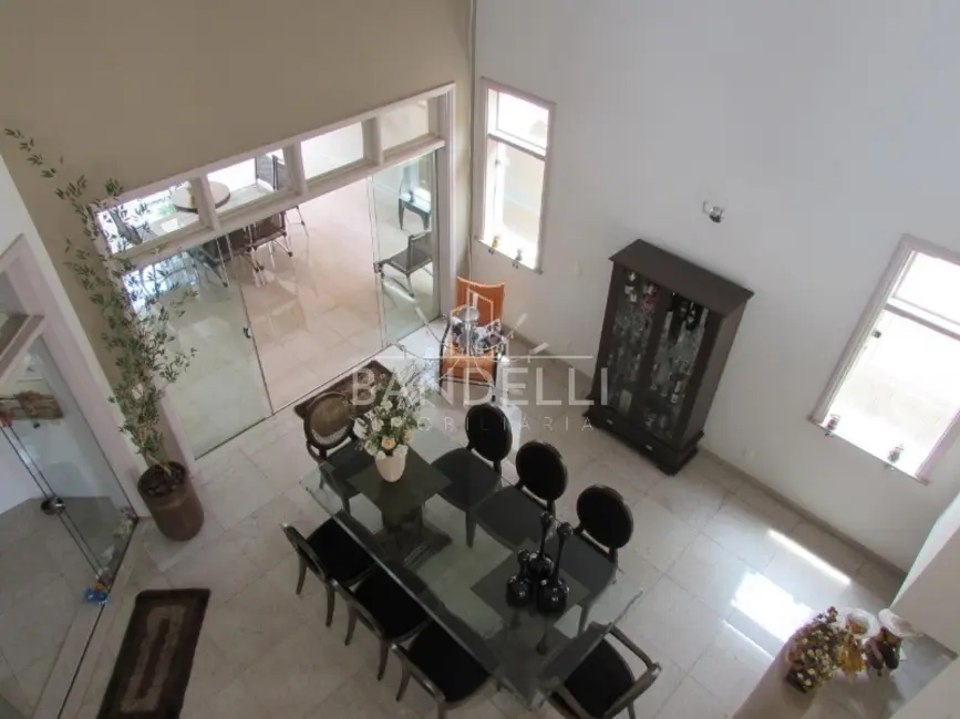 Casa com 3 quartos à venda e para alugar, 446m2 em Jardim das Roseiras, Araraquara - SP - imagem 4 Foto 4 de Casa com 3 quartos à venda e para alugar, 446m2 em Jardim das Roseiras, Araraquara - SP