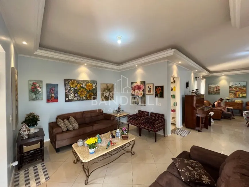 Casa com 3 quartos à venda, 273m2 em Vila Harmonia, Araraquara - SP - imagem 3 Foto 3 de Casa com 3 quartos à venda, 273m2 em Vila Harmonia, Araraquara - SP