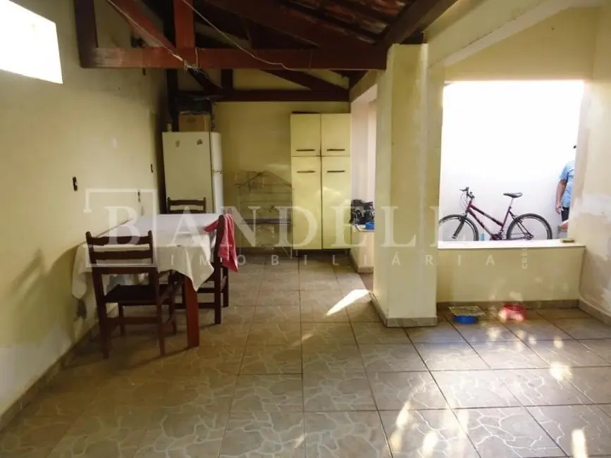 Casa com 2 quartos à venda, 106m2 em Centro, Araraquara - SP - imagem 5 Foto 5 de Casa com 2 quartos à venda, 106m2 em Centro, Araraquara - SP