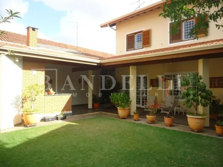 Foto 2 de Casa com 3 quartos à venda, 266m2 em Vila Harmonia, Araraquara - SP