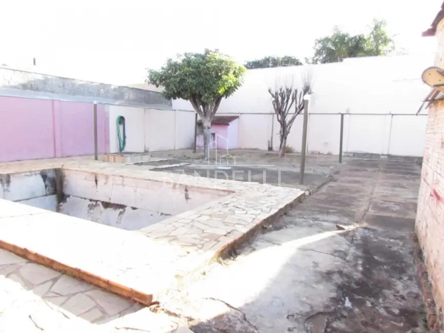 Casa com 3 quartos à venda, 279m2 em Cidade Jardim, Araraquara - SP - imagem 3 Foto 3 de Casa com 3 quartos à venda, 279m2 em Cidade Jardim, Araraquara - SP