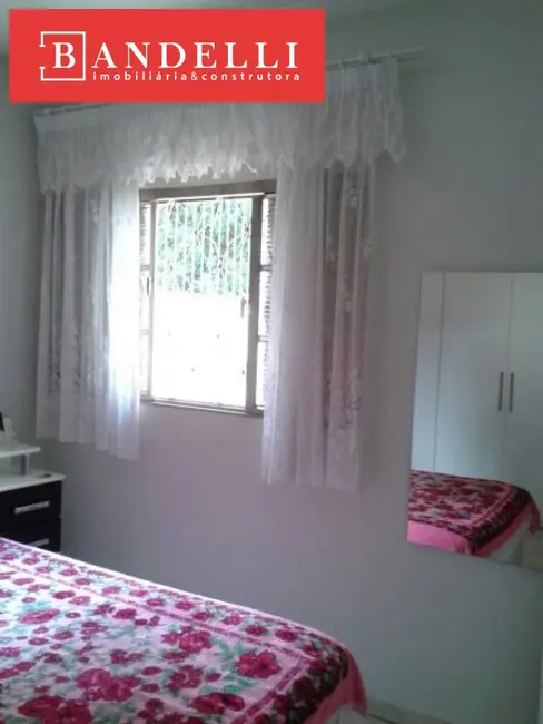 Casa com 4 quartos à venda, 98m2 em Vila Xavier (Vila Xavier), Araraquara - SP - imagem 6 Foto 6 de Casa com 4 quartos à venda, 98m2 em Vila Xavier (Vila Xavier), Araraquara - SP