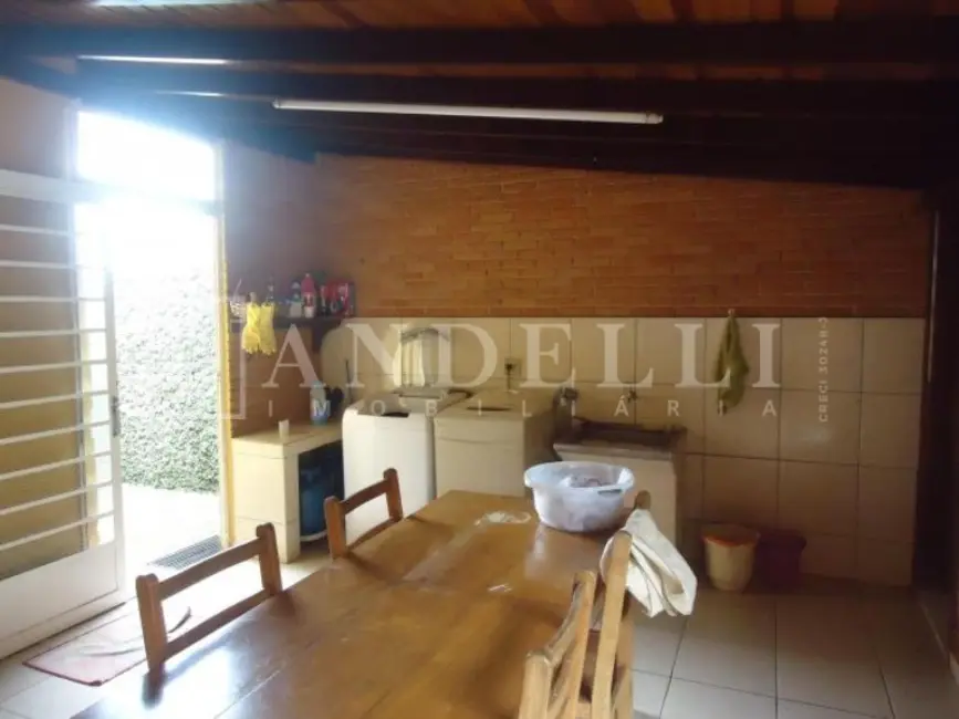 Casa com 3 quartos à venda, 230m2 em Vila Xavier (Vila Xavier), Araraquara - SP - imagem 6 Foto 6 de Casa com 3 quartos à venda, 230m2 em Vila Xavier (Vila Xavier), Araraquara - SP