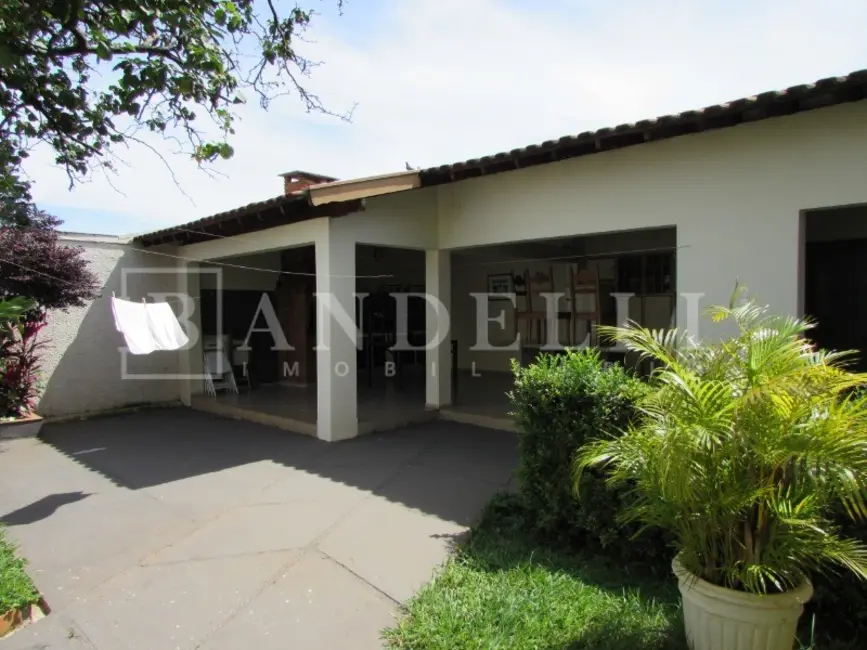 Casa com 4 quartos à venda, 327m2 em Vila Xavier (Vila Xavier), Araraquara - SP - imagem 3 Foto 3 de Casa com 4 quartos à venda, 327m2 em Vila Xavier (Vila Xavier), Araraquara - SP