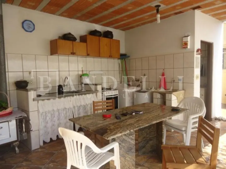 Casa com 2 quartos à venda, 150m2 em Jardim das Estações (Vila Xavier), Araraquara - SP - imagem 7 Foto 7 de Casa com 2 quartos à venda, 150m2 em Jardim das Estações (Vila Xavier), Araraquara - SP