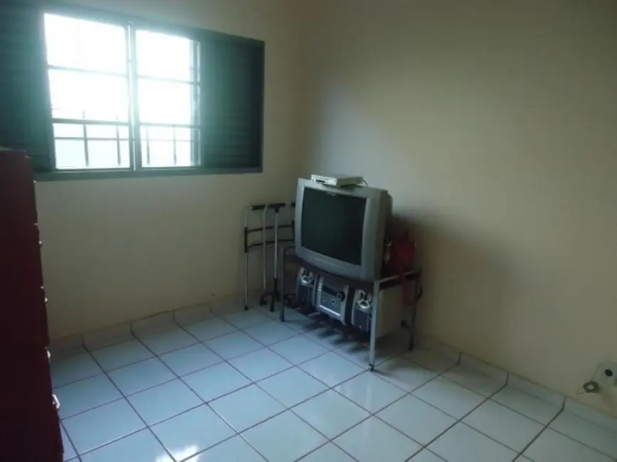 Casa com 3 quartos à venda, 129m2 em Vila Harmonia, Araraquara - SP - imagem 3 Foto 3 de Casa com 3 quartos à venda, 129m2 em Vila Harmonia, Araraquara - SP