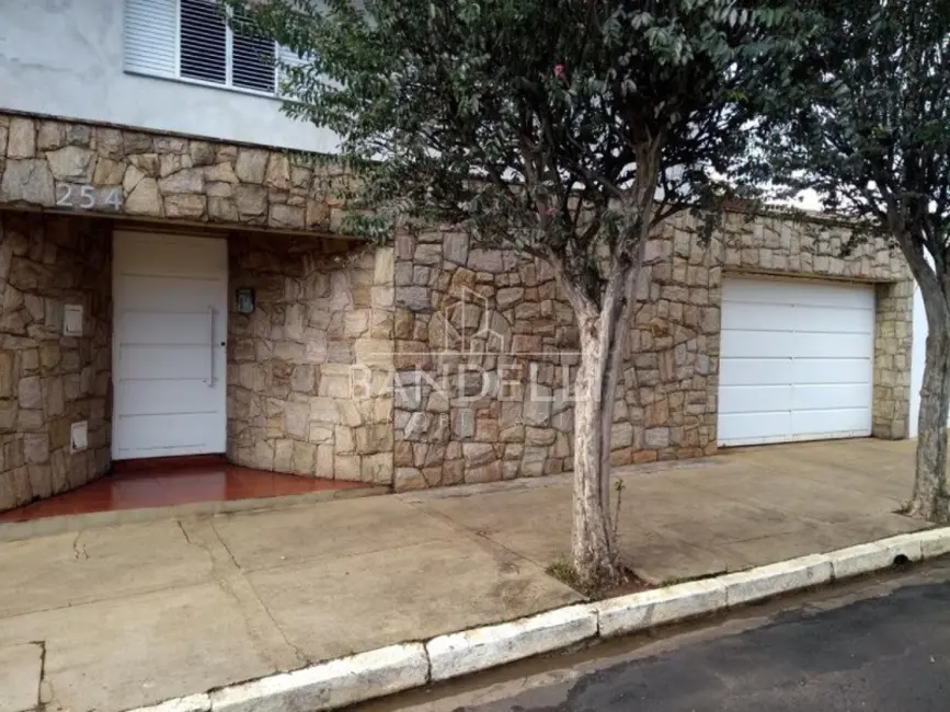Casa com 4 quartos à venda, 389m2 em Vila Sedenho, Araraquara - SP - imagem 1 Foto 1 de Casa com 4 quartos à venda, 389m2 em Vila Sedenho, Araraquara - SP